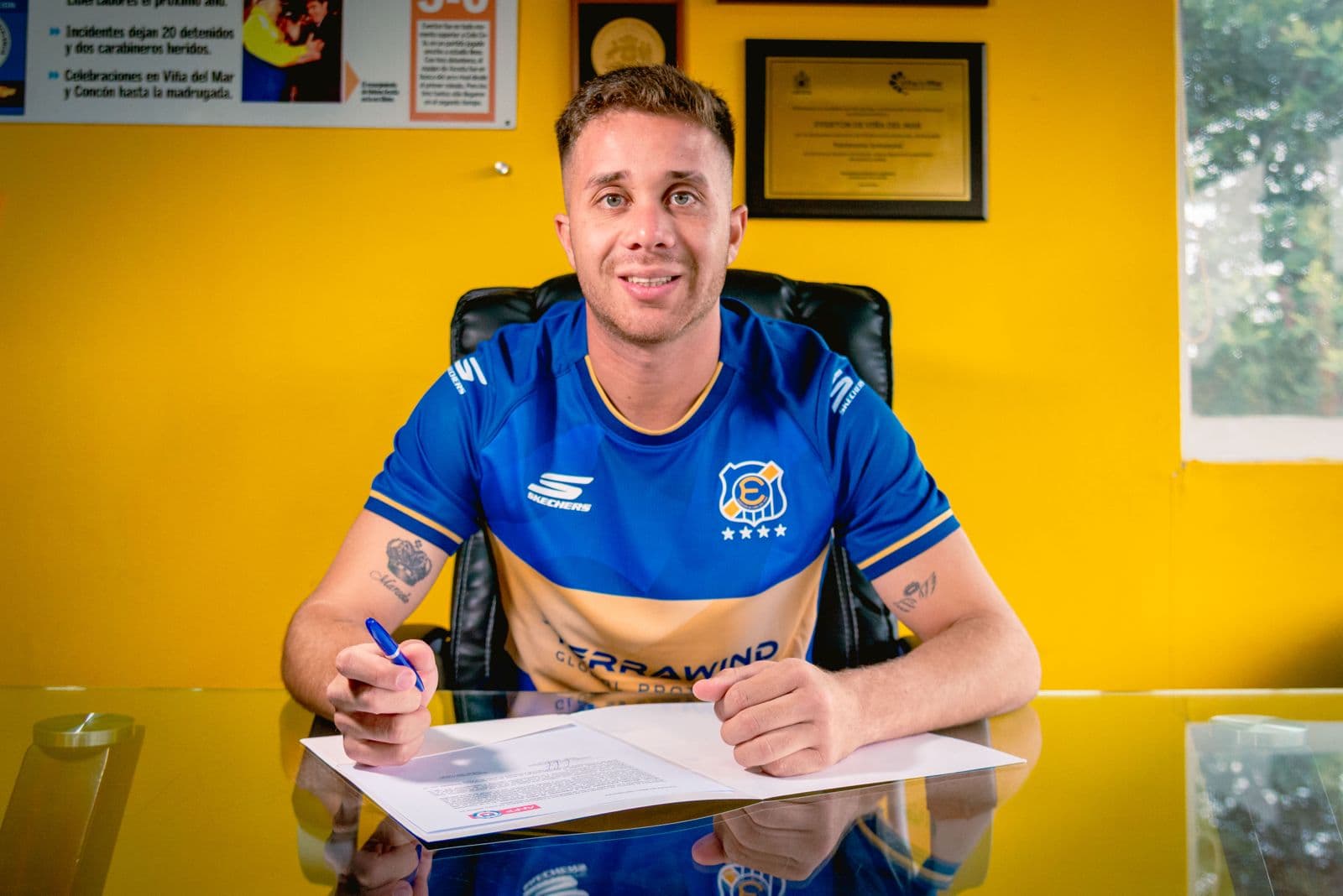 Cristopher Barrera con la camiseta de Everton para la temporada 2026