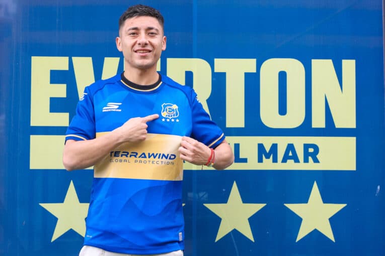 Josué Ovalle presentado como refuerzo de Everton 2026